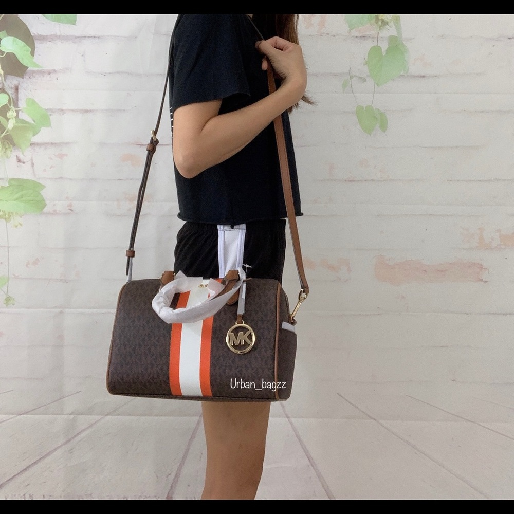 Michael Kors Bedford Small Duffle Satchel - Picture 11 of 12